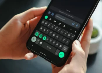Si tienes un celular Android debes probar este nuevo botón en el teclado: devuelve el texto que hayas borrado