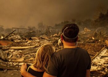 ¿Por qué son tan destructivos los incendios de Los Ángeles?