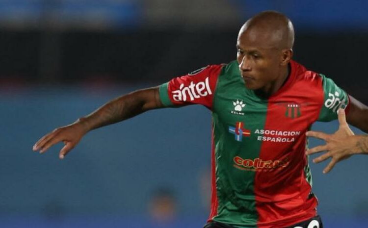 El delantero uruguayo Mathías Acuña es hallado muerto en la habitación de un hotel de Ecuador