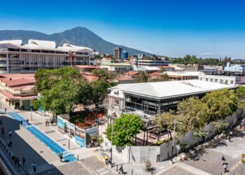 DOM avanza con la construcción de la Plaza Universitaria en el corazón del Centro Histórico de San Salvador