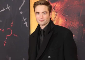 Robert Pattinson responde a las críticas de los fans que aseguran que ‘Crepúsculo’ dañó el género vampírico