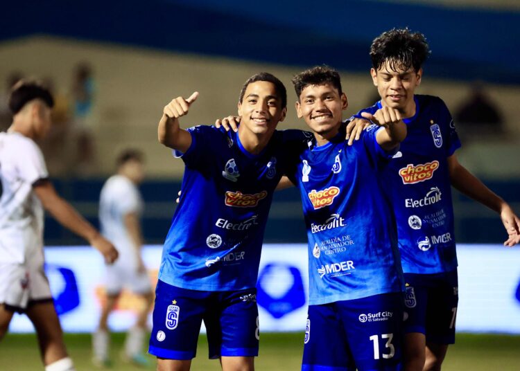 Los capitalinos siguen en el primer lugar de la LNF