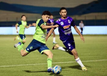 Diego Velásquez, de Santa Tecla, lidera la tabla de goleadores en la Copa Chocovitos