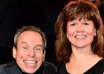 Warwick Davis, estrella de «Harry Potter», demandará al hospital donde murió su esposa por presunta negligencia médica