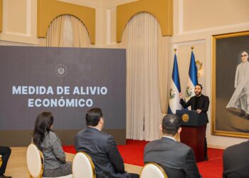 Presidente Bukele comparte cómo funcionan las nuevas medidas de alivio que benefician al 95% de la población