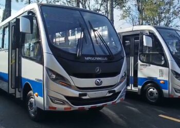 Gobierno y sector privado impulsan modernización del transporte público con 21 nuevos autobuses