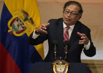Embajada de EE. UU. cerró trámites de visas para los colombianos y Petro respondió: “Hay 15.660 estadounidenses en Colombia de manera irregular”