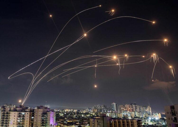 Trump ordena construir un escudo antimisiles para EE.UU. inspirado en la “Cúpula de Hierro” israelí