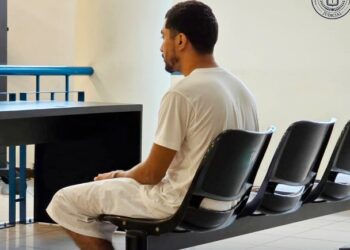 Tribunal ordena juicio contra hombre acusado de perseguir con un corvo a su pareja sentimental