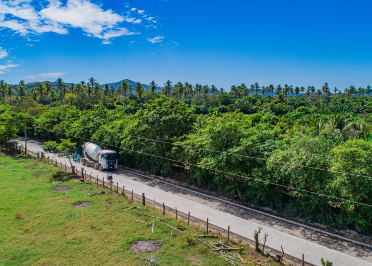 Más de mil 500 habitantes de Cantón Hacienda Nueva en Usulután se beneficiarán con nuevas calles de concreto