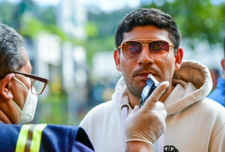 Condenan a 2 años de prisión a conductor de auto deportivo que dio positivo al alcotest