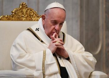 El papa Francisco expresó su tristeza por las víctimas y destrucción de los incendios en Los Ángeles