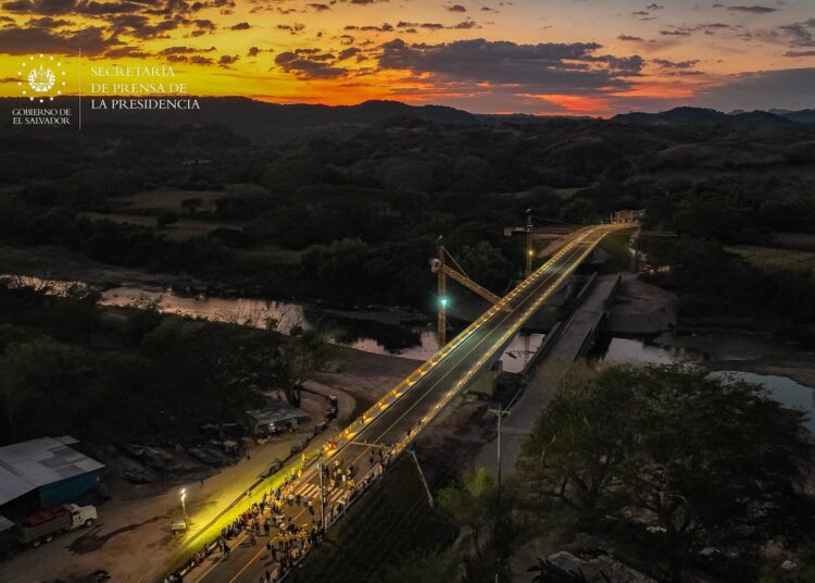 15,000 personas serán beneficiadas con nuevo puente sobre Río Titihuapa entre San Ildefonso, San Vicente, y Dolores, Cabañas