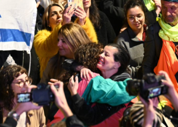 Benjamin Netanyahu dijo que las tres rehenes liberadas “han pasado por un infierno” durante su cautiverio en Gaza