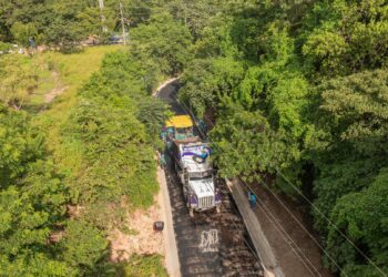 DOM transforma calles de tierra en modernas vías asfaltadas en San José Villanueva