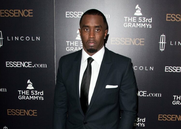 Ex de Sean ‘Diddy’ Combs asegura que el rapero la obligó a mantener relaciones sexuales no consentidas y la amenazó