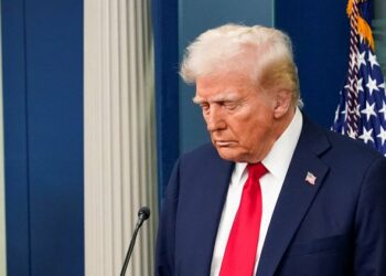 Donald Trump apuntó contra Joe Biden por la tragedia aérea de Washington D.C. y confirmó que no hay sobrevivientes