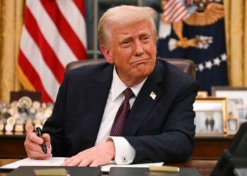 Trump firma una orden ejecutiva para crear una reserva nacional de criptodivisas
