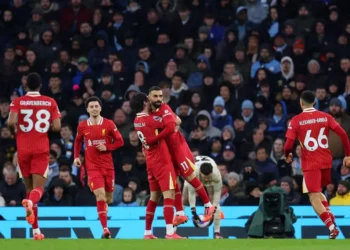 Liverpool golpea al Manchester City, se escapa en la Premier y agrava la crisis de los de Pep Guardiola