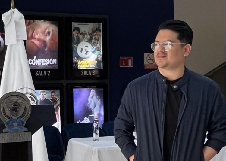 Salvadoreño Ronald Algarin dirige su primer thriller que expone una realidad social