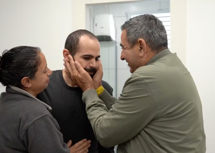 Hamas liberó a tres rehenes israelíes en distintos puntos de Gaza