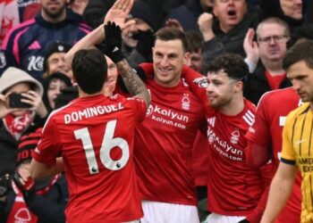 Chris Wood anota triplete en goleada 7-0 de Nottingham Forest ante Brighton