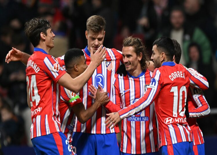 El Atlético derrota al Mallorca con goles de Lino y Griezmann