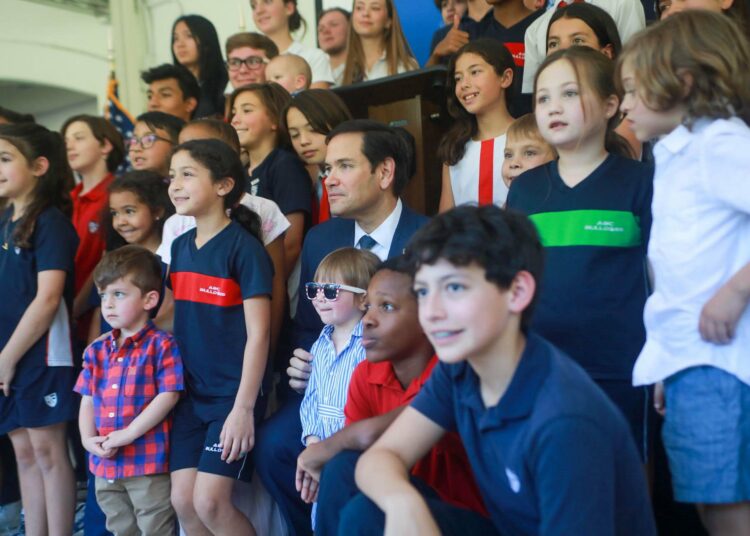 Marco Rubio destaca el rol de la Embajada de EE. UU. en El Salvador en su primera visita oficial