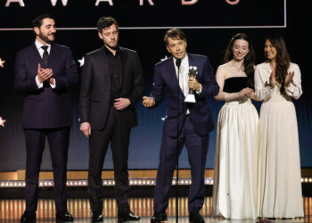 Critics Choice Awards 2025: Anora ganó el premio a Mejor Película y Demi Moore venció con “La sustancia”