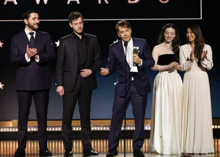 Critics Choice Awards 2025: Anora ganó el premio a Mejor Película y Demi Moore venció con “La sustancia”