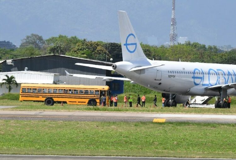 Un segundo vuelo con deportados llegó a Brasil desde Estados Unidos, en medio de las tensiones entre Lula y Trump