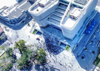 Protesta contra la minería fracasa y deja manchados monumentos en San Salvador