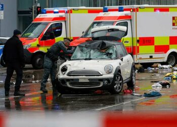 Auto embiste a grupo de personas en Múnich: 28 heridos