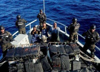 Fuerza naval salvadoreña incauta cargamento de 1,7 toneladas de cocaína en altamar
