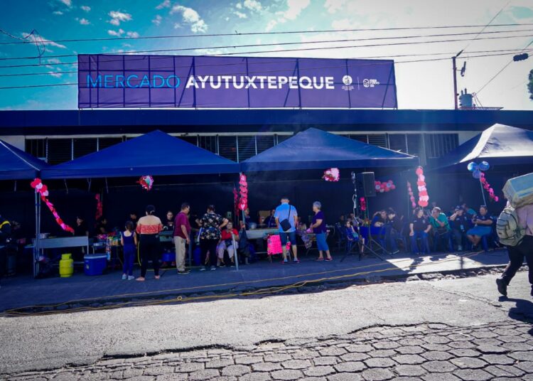 Reapertura del mercado de Ayutuxtepeque fue celebrada con «Festival de la Pupusa»