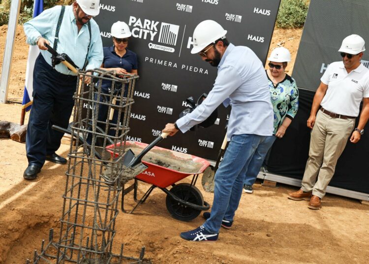 El Salvador impulsa el crecimiento con la colocación de la primera piedra de Park City Zaragoza
