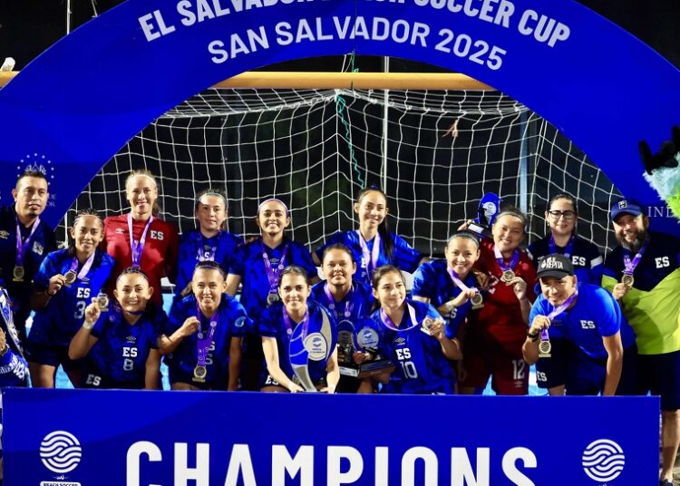 El Salvador, campeón invicto de la Beach Soccer Cup Femenina