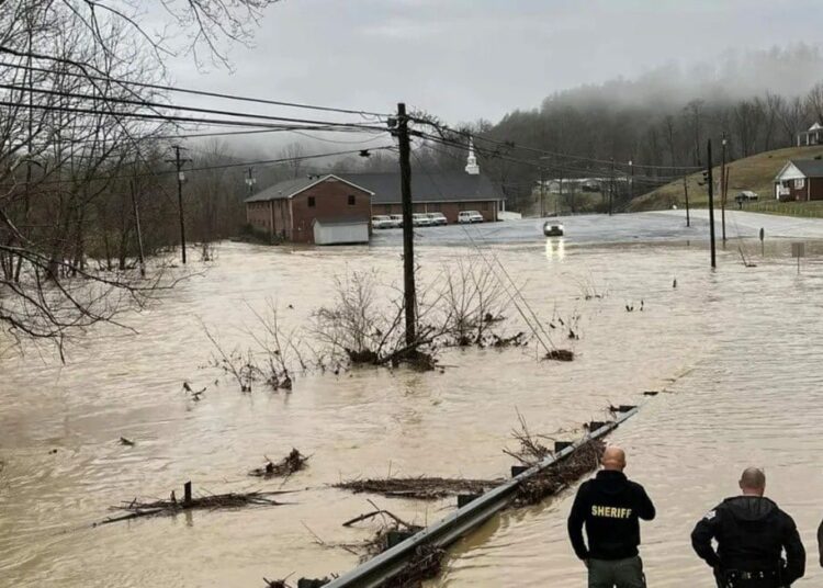 Tormentas en el sureste de EE.UU. dejan al menos 9 muertos