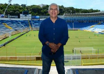 Norberto «Pájaro» Huezo se encuentra hospitalizado en delicado estado de salud