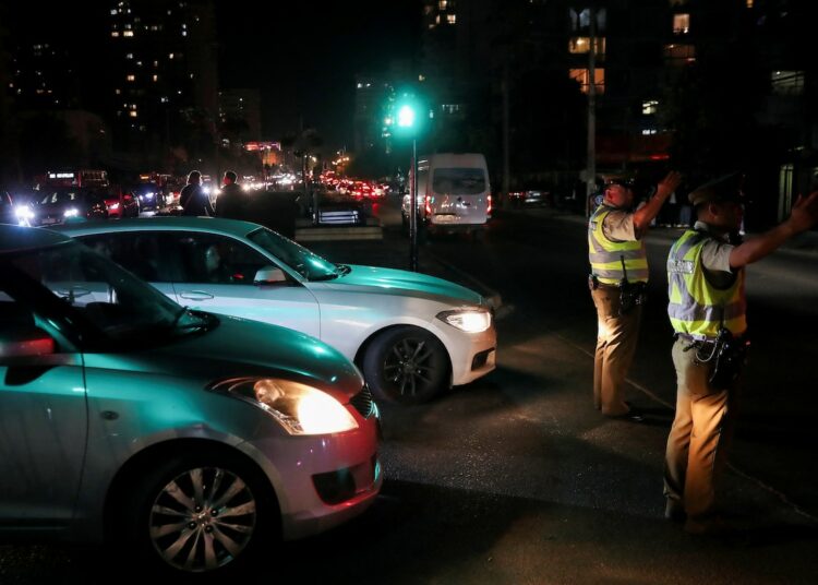 Chile recuperó el 90% del servicio eléctrico tras un apagón que afectó a más de 8 millones de hogares