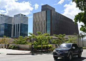 Exprofesor de universidad en NY condenado a 8 años de prisión por abusar de mujeres salvadoreñas