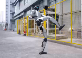 VIDEO: Un robot humanoide chino impresiona con sus habilidades en kung-fu