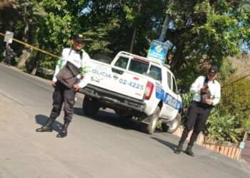 Policía se enfrenta a narcotraficantes en Santa Ana Centro