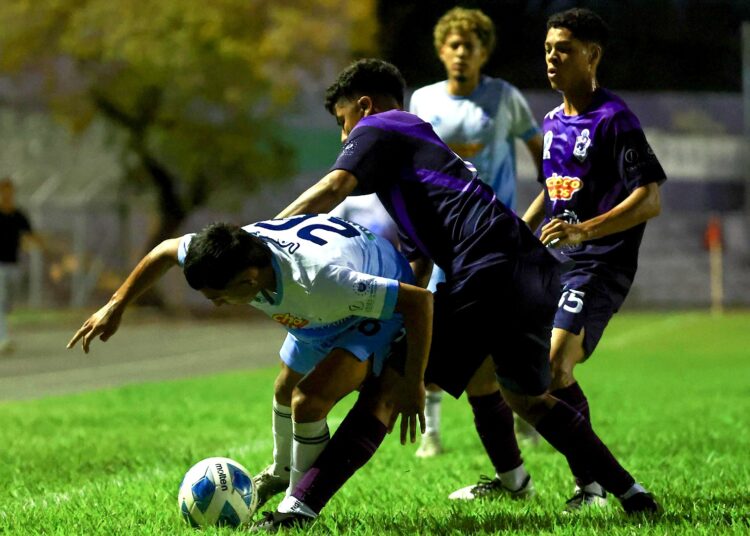 San Salvador vence a Alacranes y sigue en la lucha por la cima