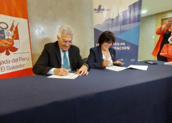 COEXPORT y ADEX firman convenio para impulsar exportaciones entre El Salvador y Perú