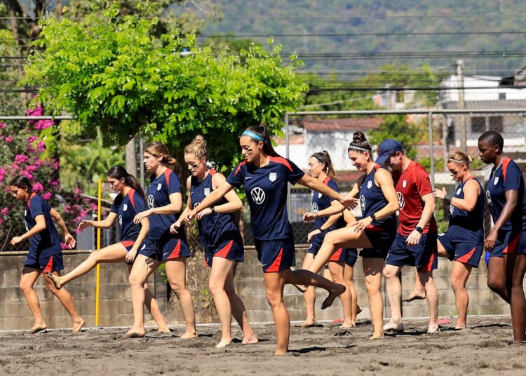 Estados Unidos ya entrena en El Salvador para la Beach Soccer Cup 2025