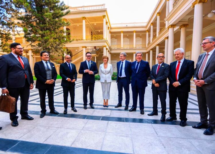 El Salvador se consolida como centro de diálogo global con el Eurolat 2025