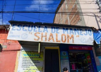 VMT notifica a escuelas de manejo para que regularicen sus permisos