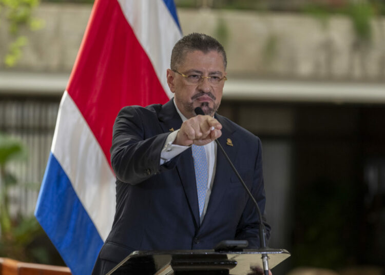 Tribunal Electoral de Costa Rica identificó posibles delitos en la campaña presidencial de Rodrigo Chaves