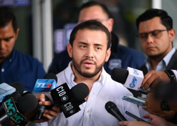 Se ha dado inicio a un proceso para «transformar» las escuelas de manejo en El Salvador